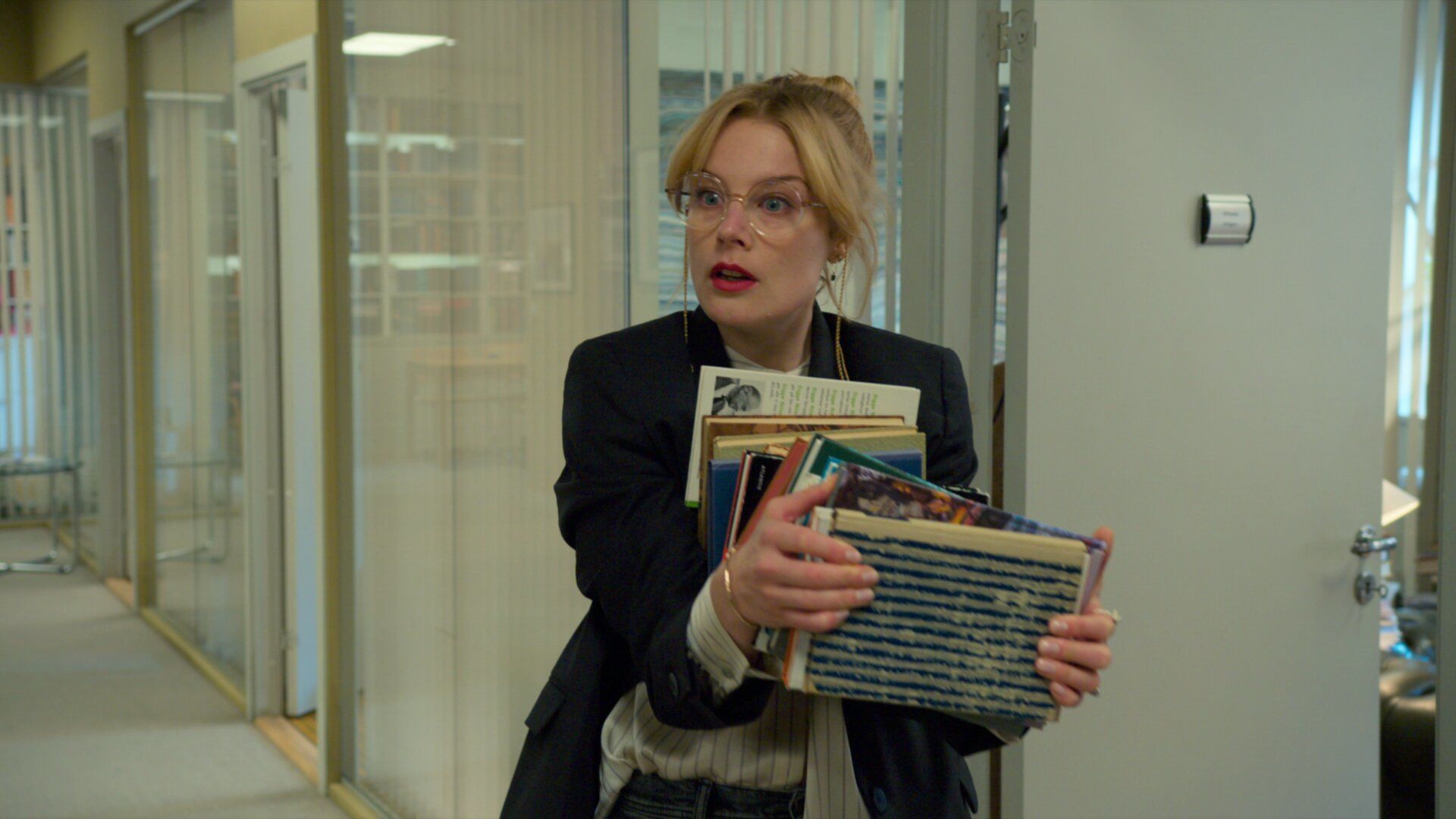 Любовь и анархия 1 серия