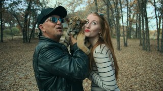 Король тигров: Убийство, хаос и безумие 2 сезон 1 серия