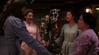 Несгибаемая Кимми Шмидт 1 сезон 1 серия