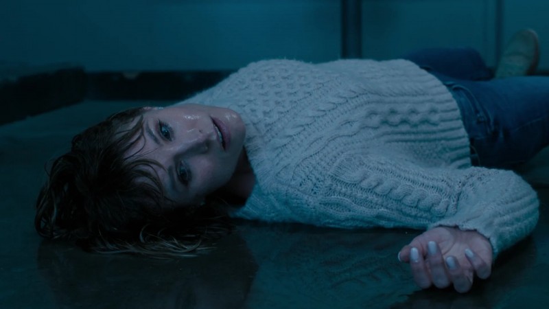 Женщина в доме напротив девушки в окне 8 серия