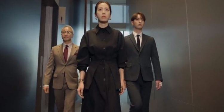 Снежное окно: Дом королевы 13 серия