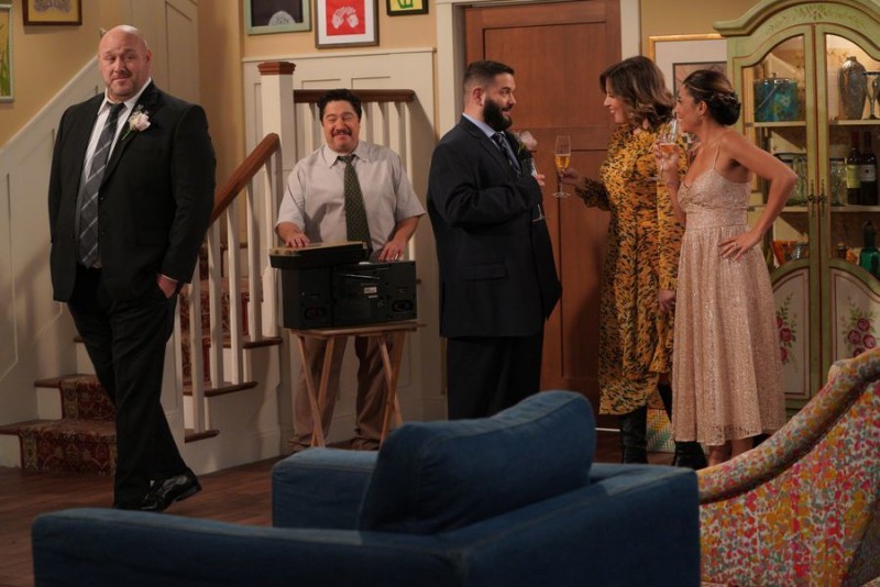 Объединившись, мы падем 8 серия Объединившись, мы падем 8 серия